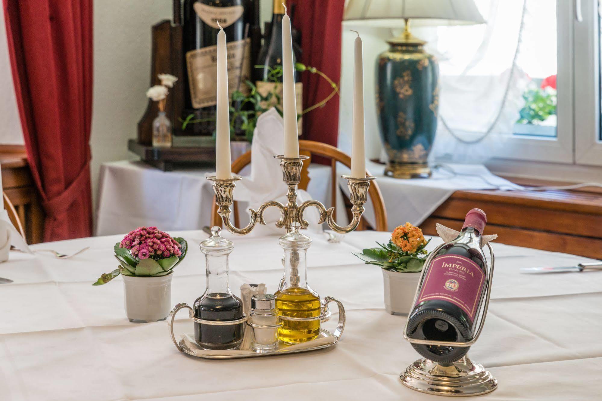 Hotel Goldener Sternen Констанц Екстериор снимка