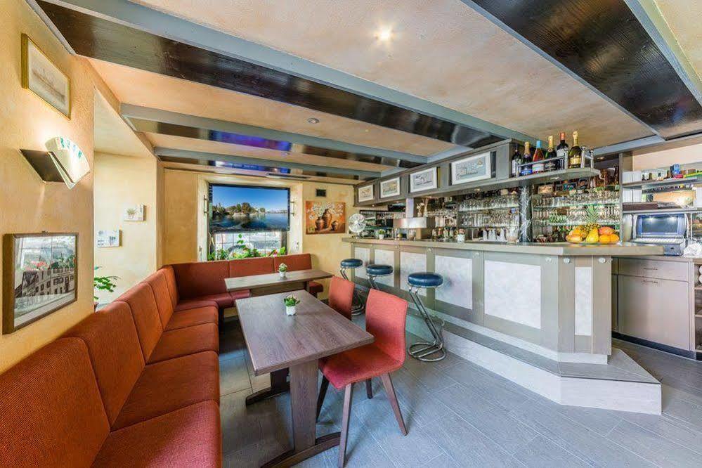Hotel Goldener Sternen Констанц Екстериор снимка