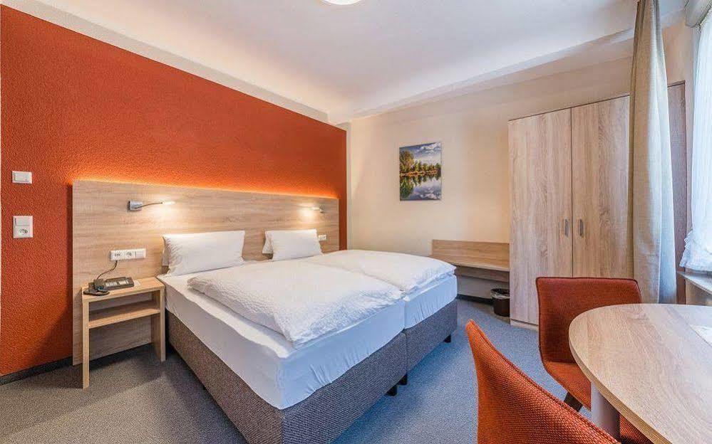 Hotel Goldener Sternen Констанц Екстериор снимка